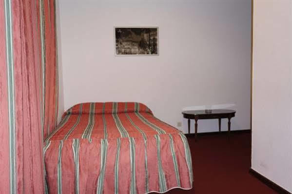 Hostal La Numantina Logrono Ngoại thất bức ảnh